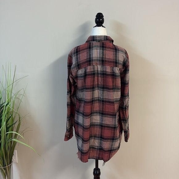 American Eagle Pink Ripped Distressed  Plaid Flannel Oversized Fit Top Size S - Picture 2 of 7